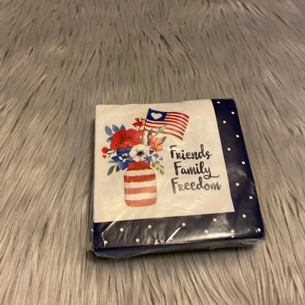 🆕 Clementine Paper Inc 40 ct Beverage Napkins - Friends, Family, Freedom - Picture 3 of 4